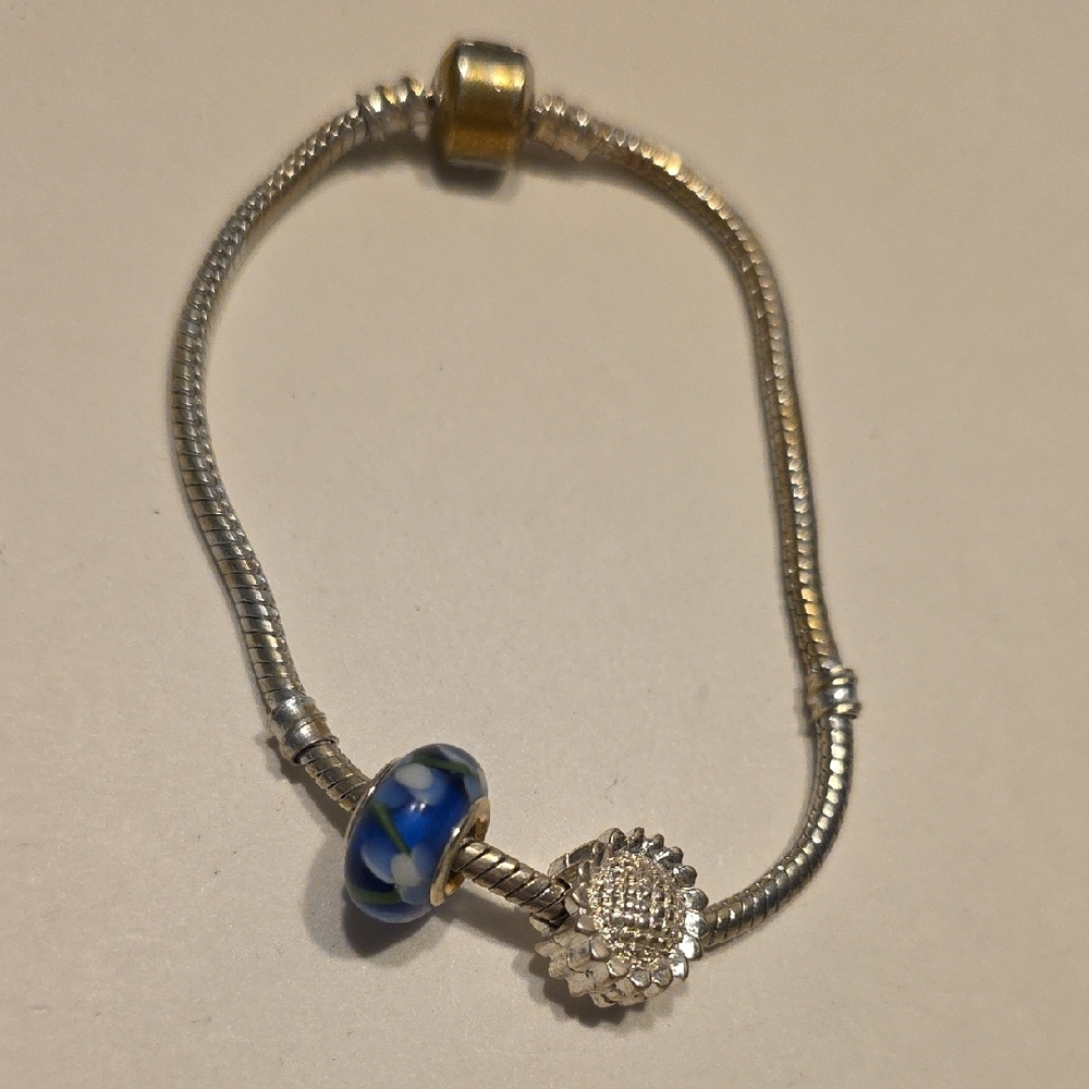 Pandora Crown Silvertone Bracelet With Blue Bead And Sunflower Approx.8 Inches